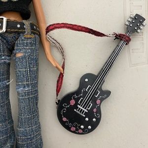 Bratz Yasmin 10” Doll 2001 Brown Hair With Outfit, Shoes and Guitar